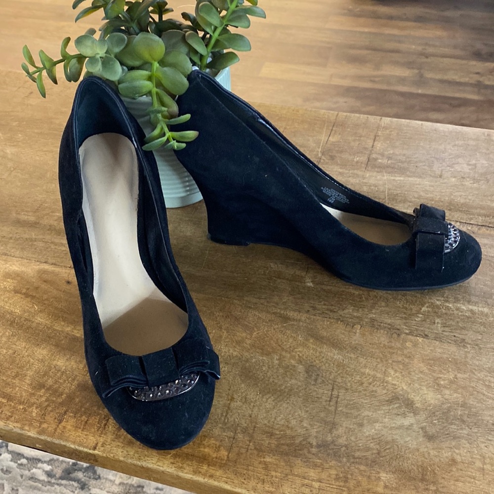 Guess Suede Bow Wedges